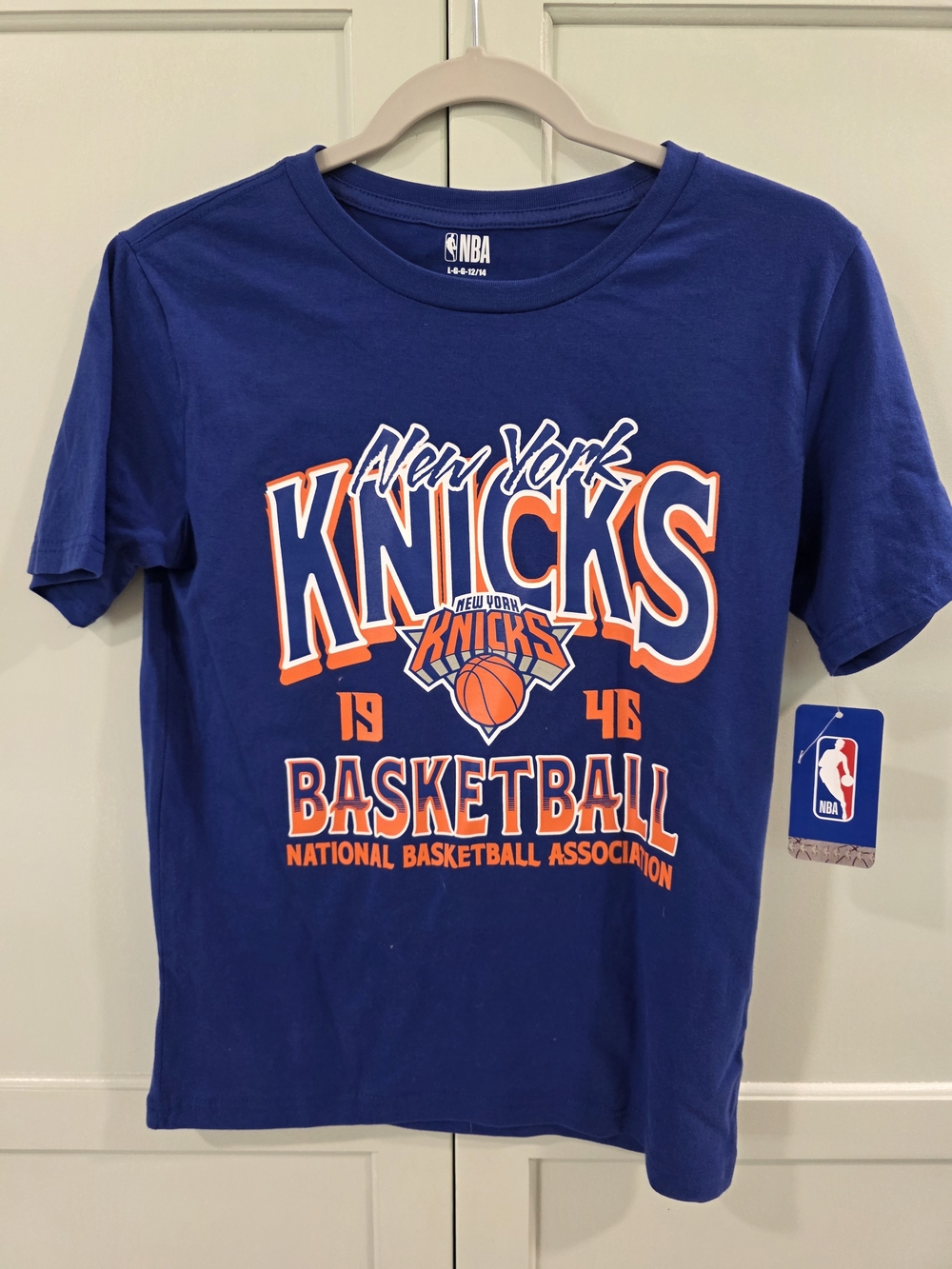 Boys NBA Official New York  Knicks Retro Graphic TShirt NWT Sz Large